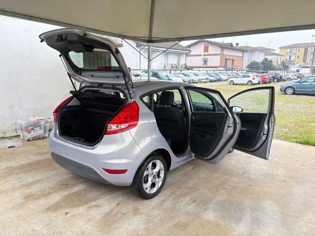 FORD Fiesta 1.4 TDCi 70CV 5 porte Titanium OK NEOPATENTATI