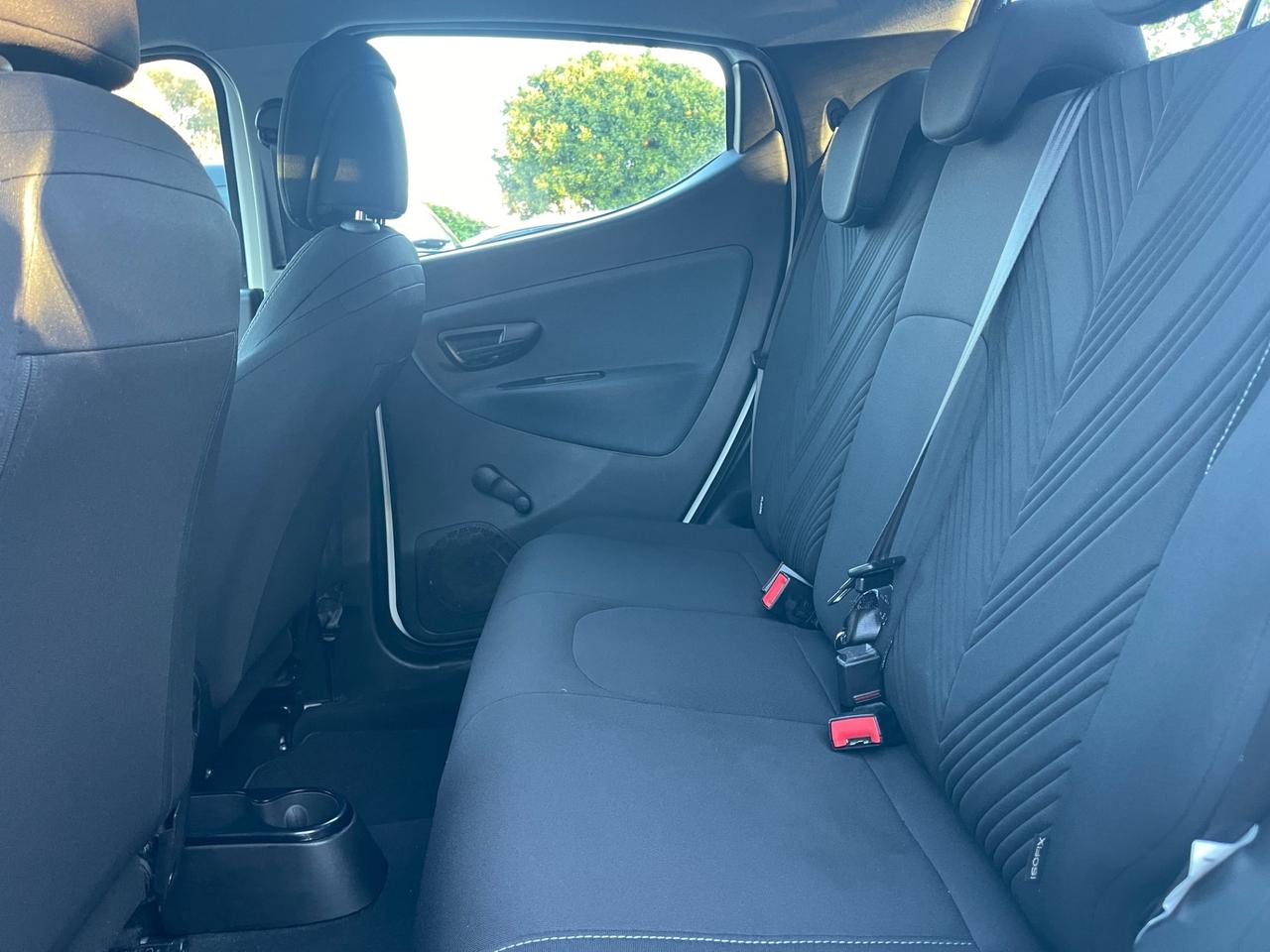 Lancia Ypsilon Gold Hybrid 1.0 FireFly 70cv