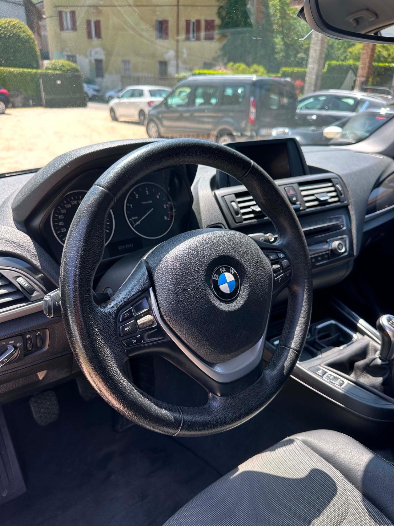 Bmw 116d 5p. URBAN UNICOPR KMCERT