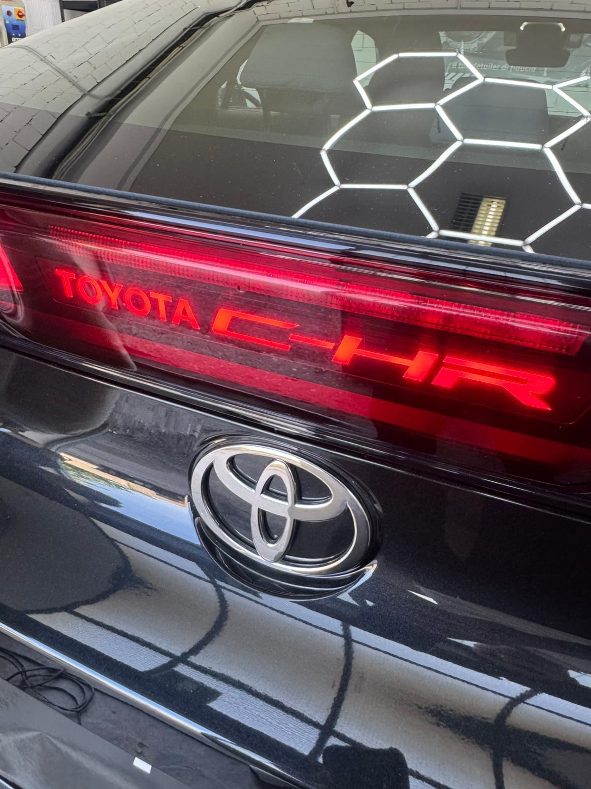 Toyota C-HR 1.8 hev Active fwd e-cvt