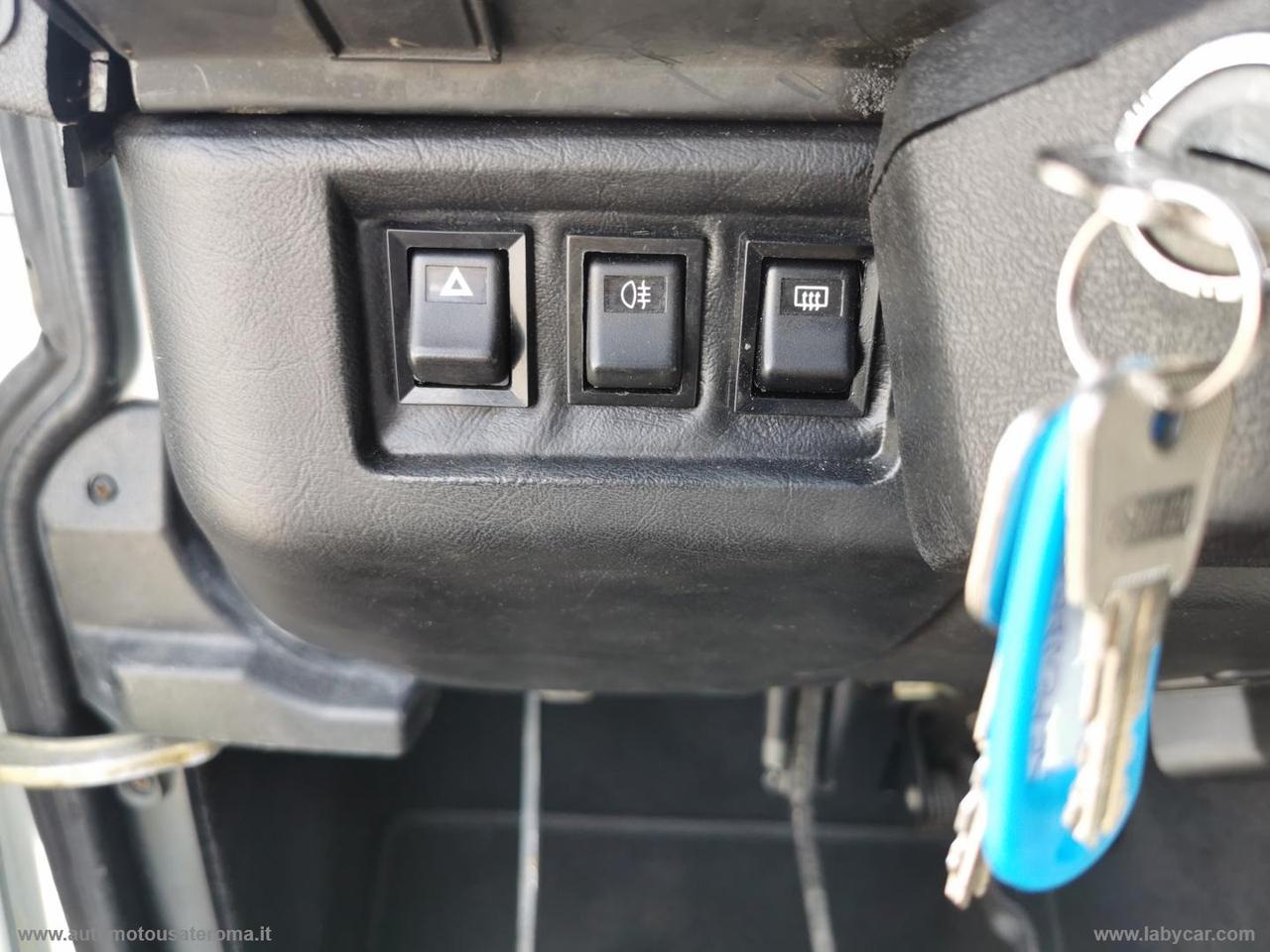 LAND ROVER Defender 90 2.5 Td5 Soft-Top