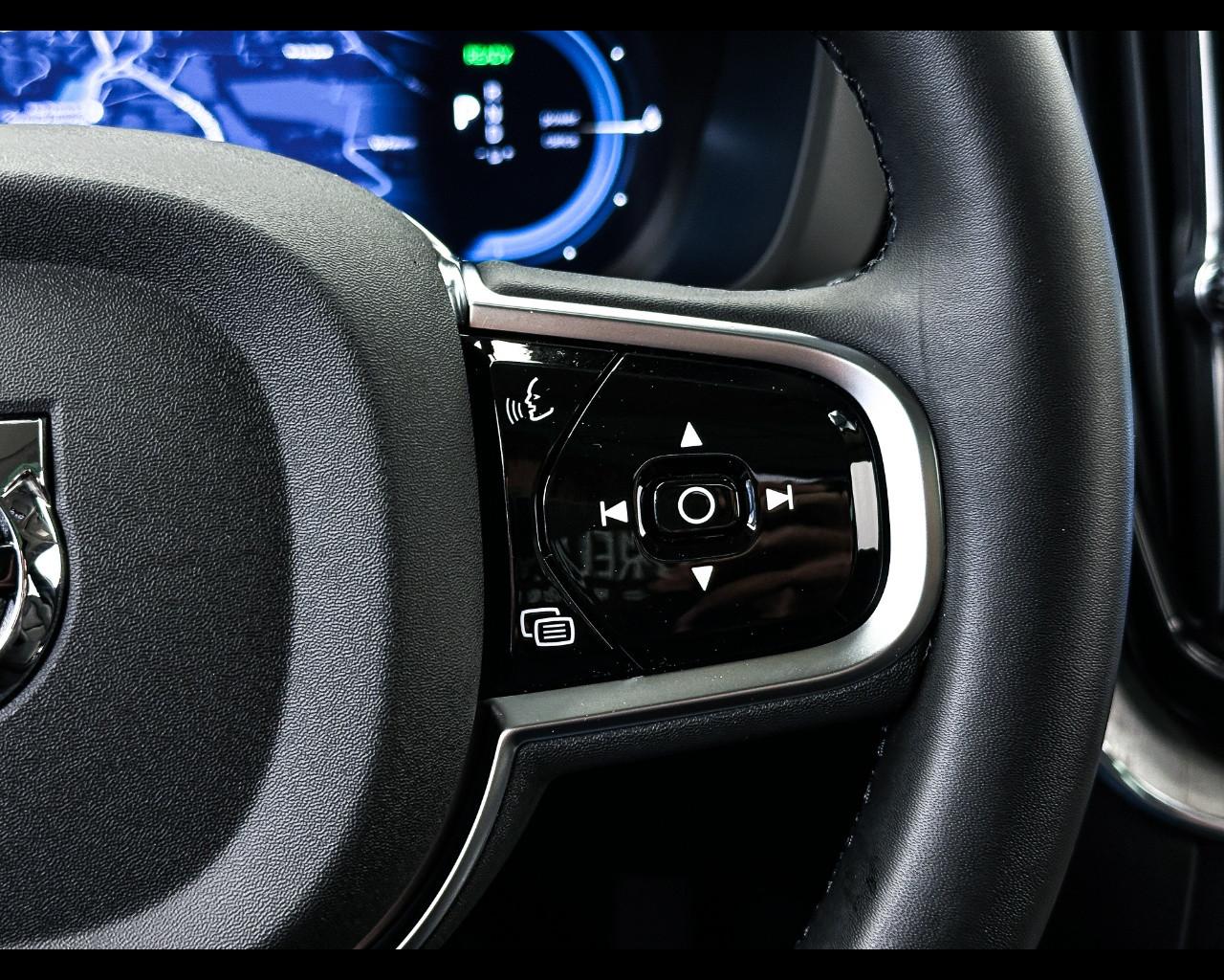 VOLVO XC60 (2017-->) - XC60 T6 Plug-in hybrid AWD automatico Plus Bright