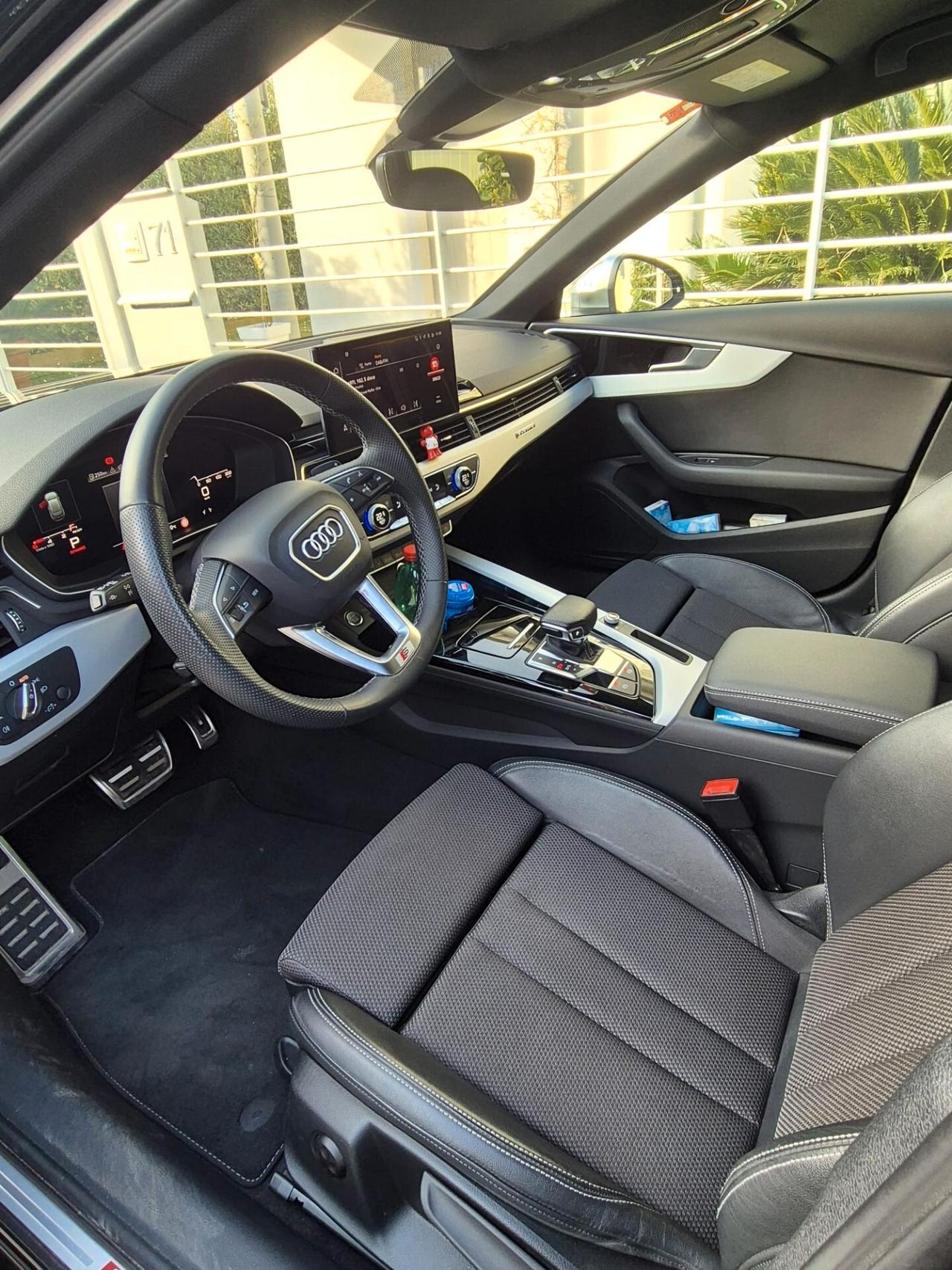 Audi A4 Avant 40 TDI quattro S tronic line edition