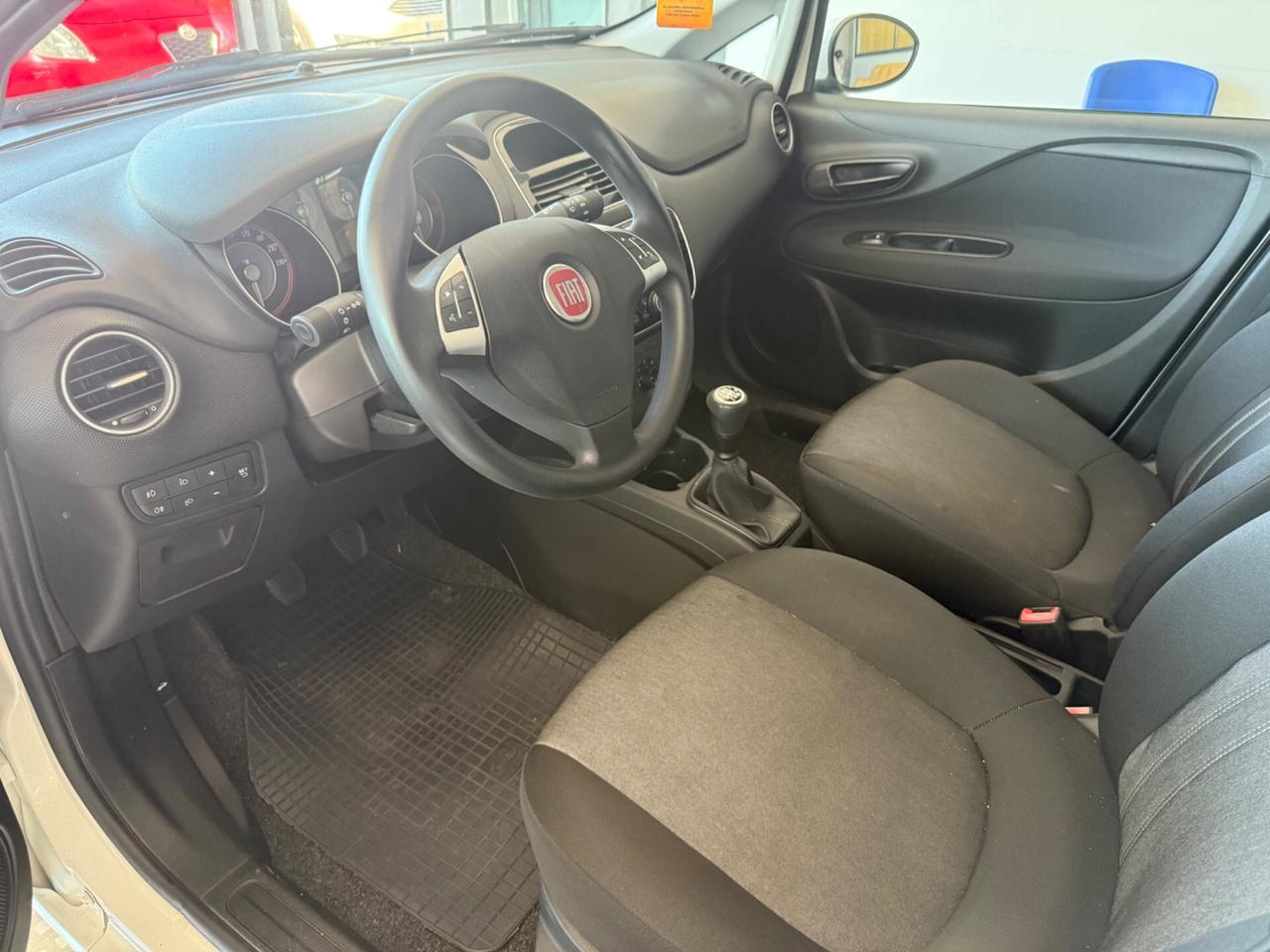 Fiat Punto 1.3 MJT II 75 CV 5 porte Street N1 AUTICARRO