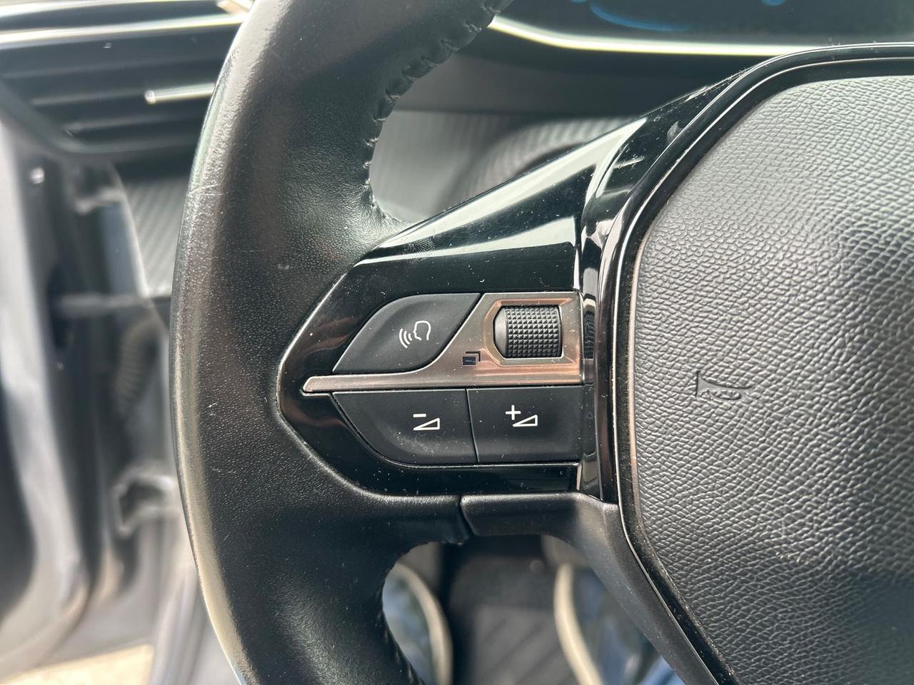 Peugeot 208 Allure e-208 #9540