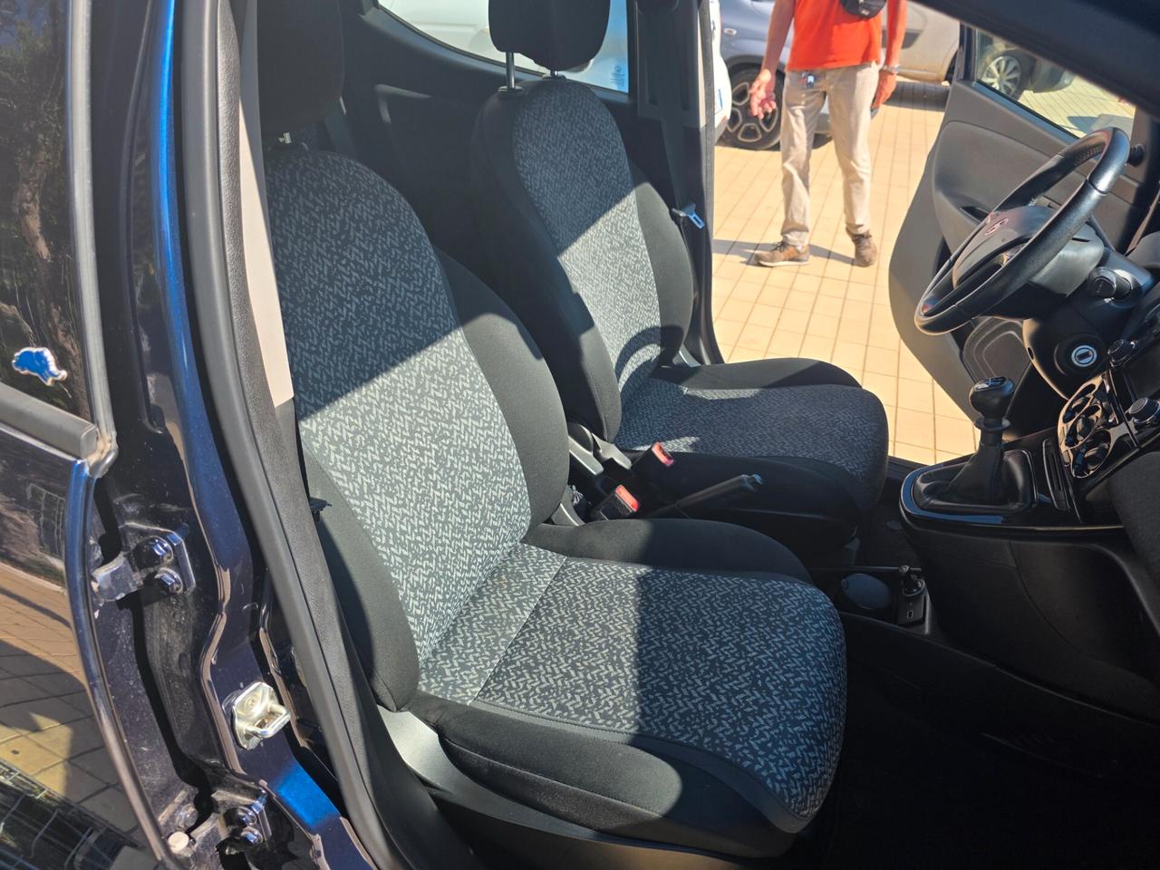 Lancia Ypsilon 1.2 69 CV 5 porte GPL Ecochic Elefantino Blu