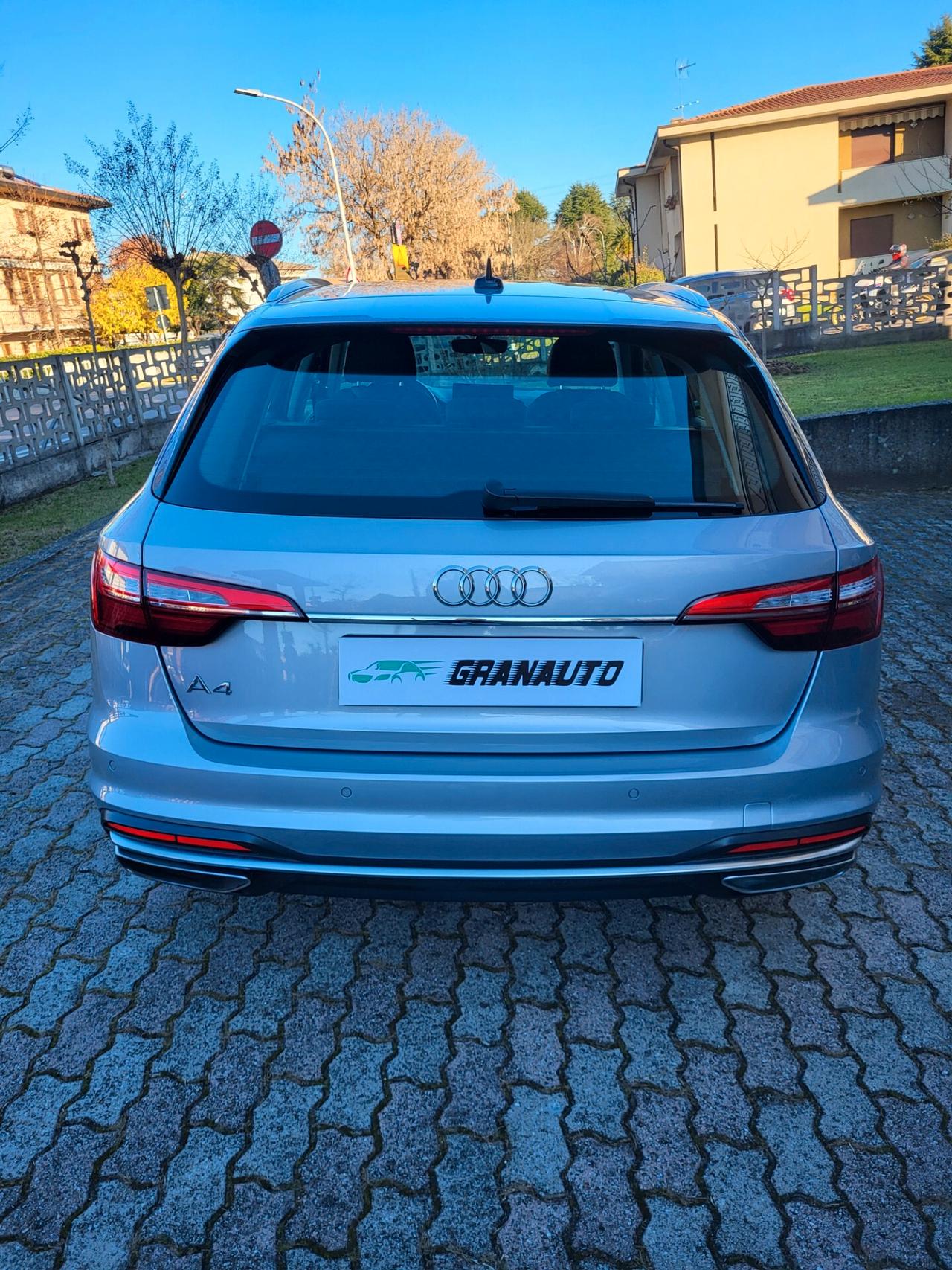 Audi A4 Avant 30 TDI/136 CV S tronic Business Advanced