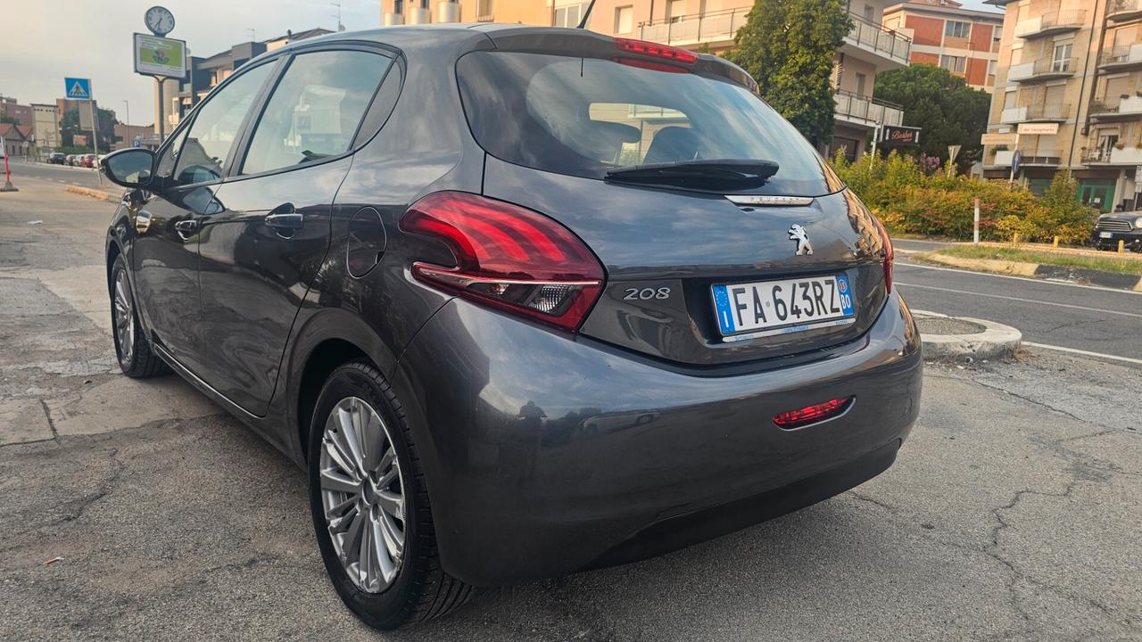 Peugeot 208 1.4 HDi 68 CV 5 porte Allure