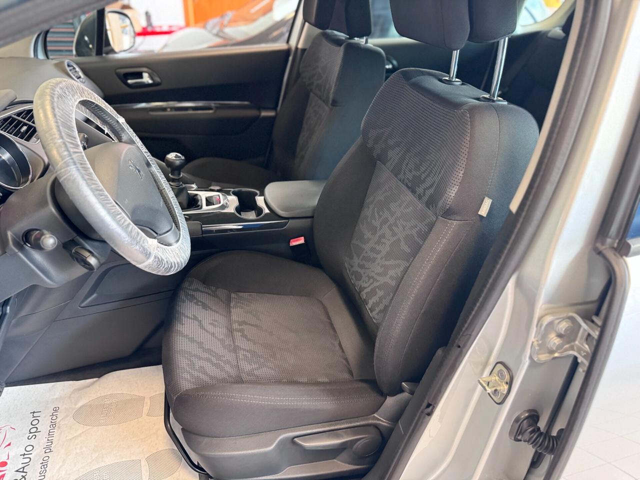 Peugeot 3008 1.6 HDi 112CV Tecno