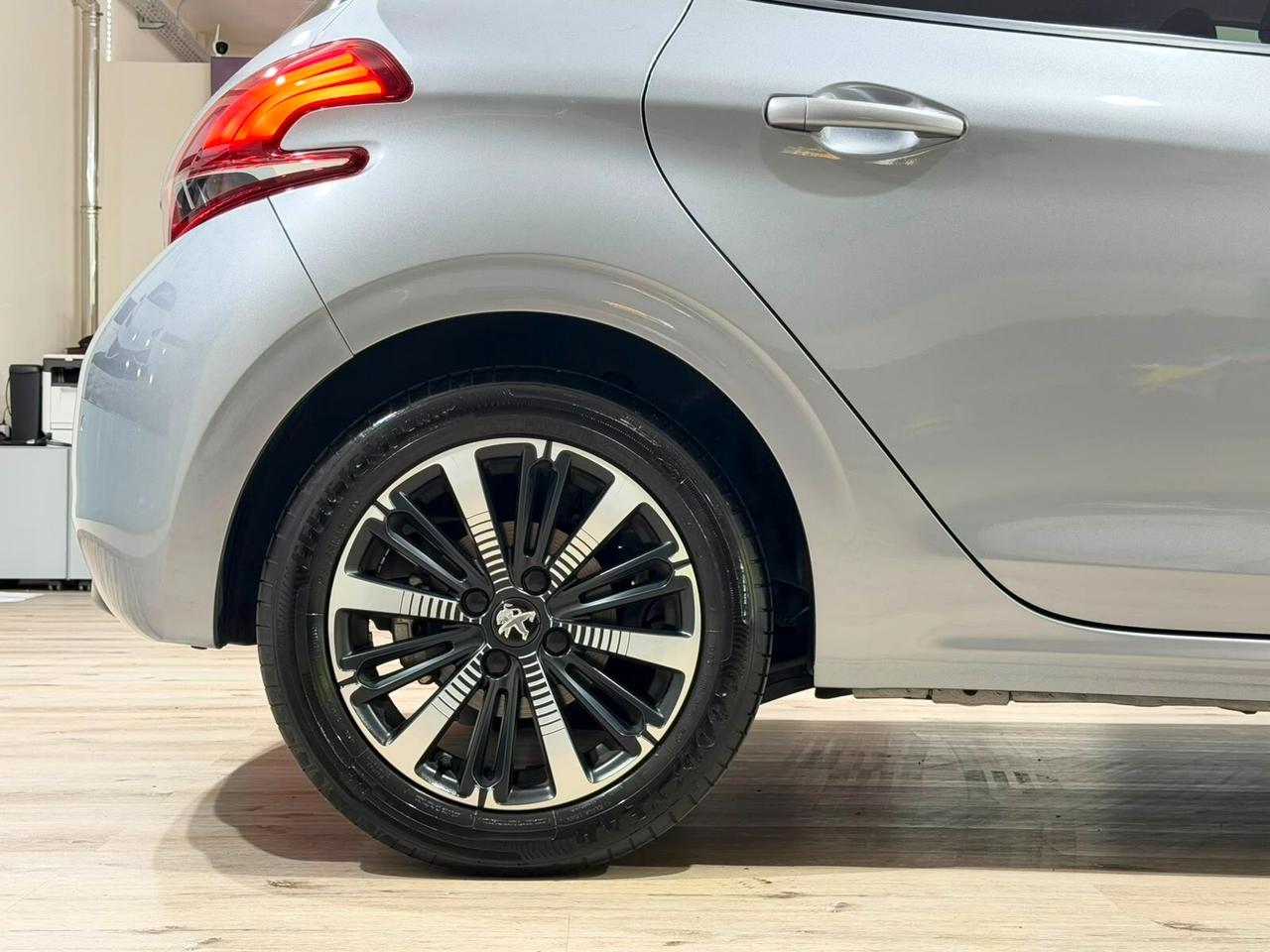 PEUGEOT 208 1.5HDI 102CV 69.000km 2019 1PROPRIETARIO