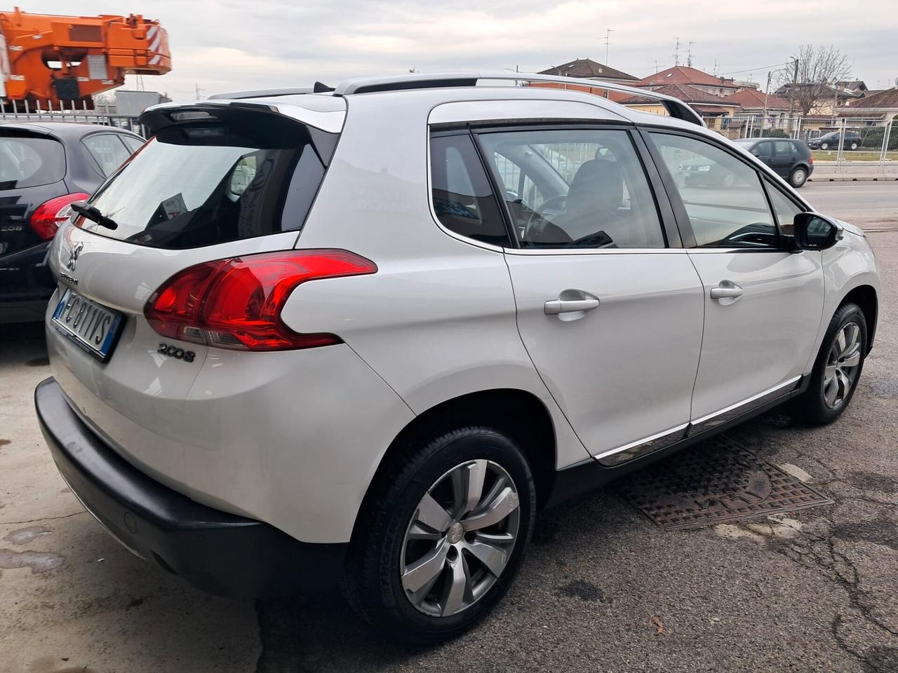 Peugeot 2008 PureTech 82 Allure OK NEOPATENTATI