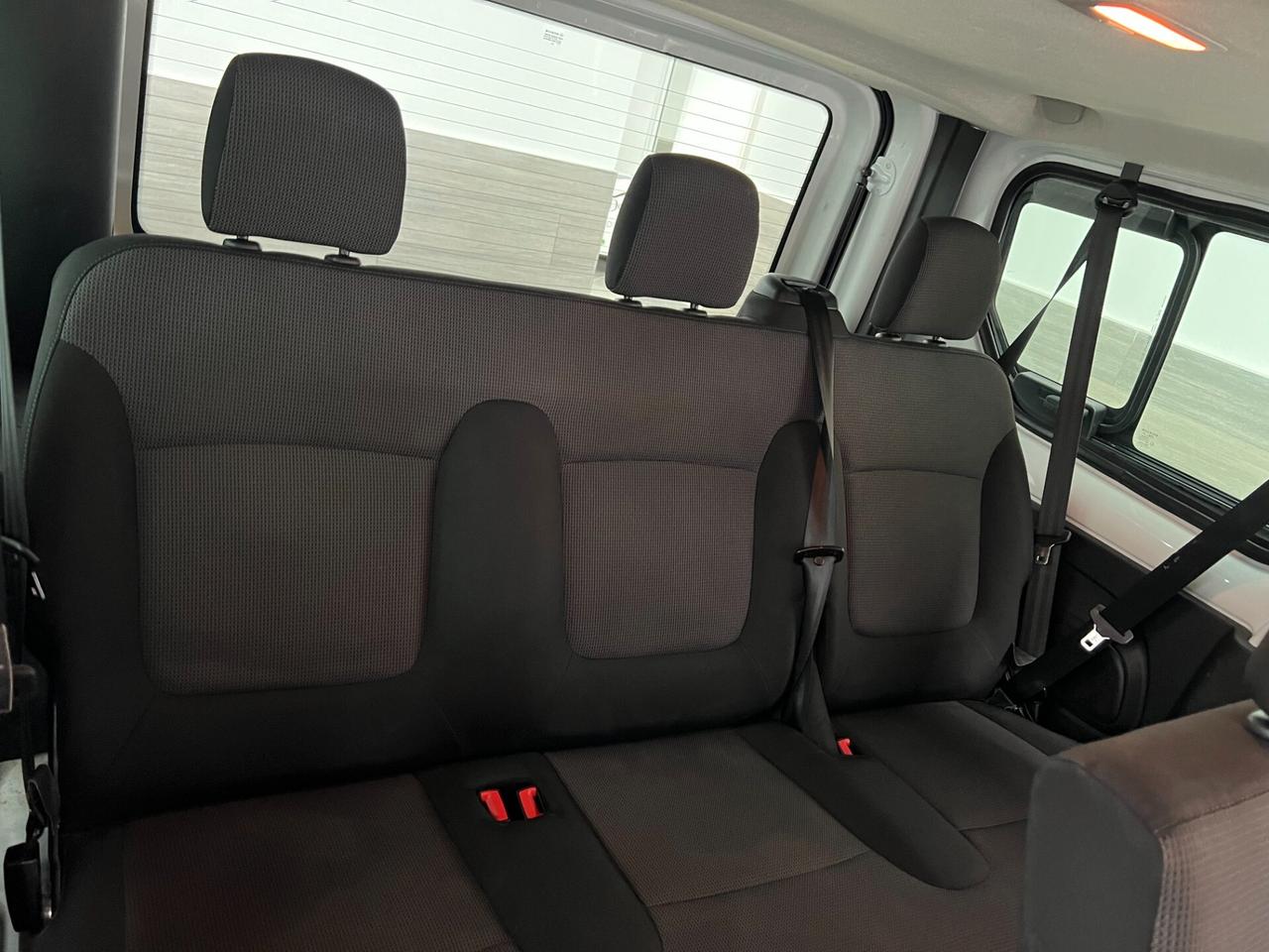 Nissan Primastar 2.0 dCi 110CV PC-TN Bus