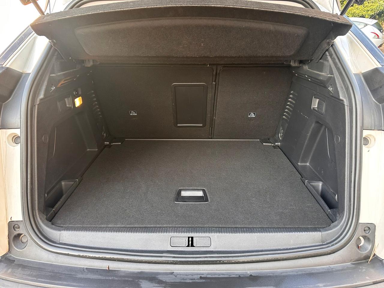 Peugeot 3008 BlueHDi 130 S&S EAT8 Active Business