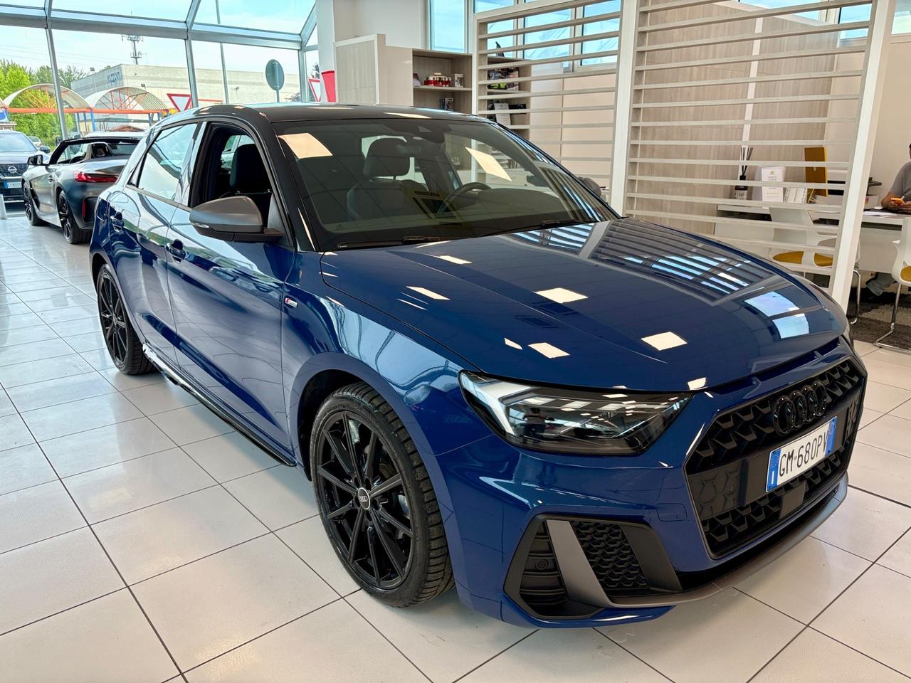 Audi A1 SPB 35 TFSI S tronic Identity Black