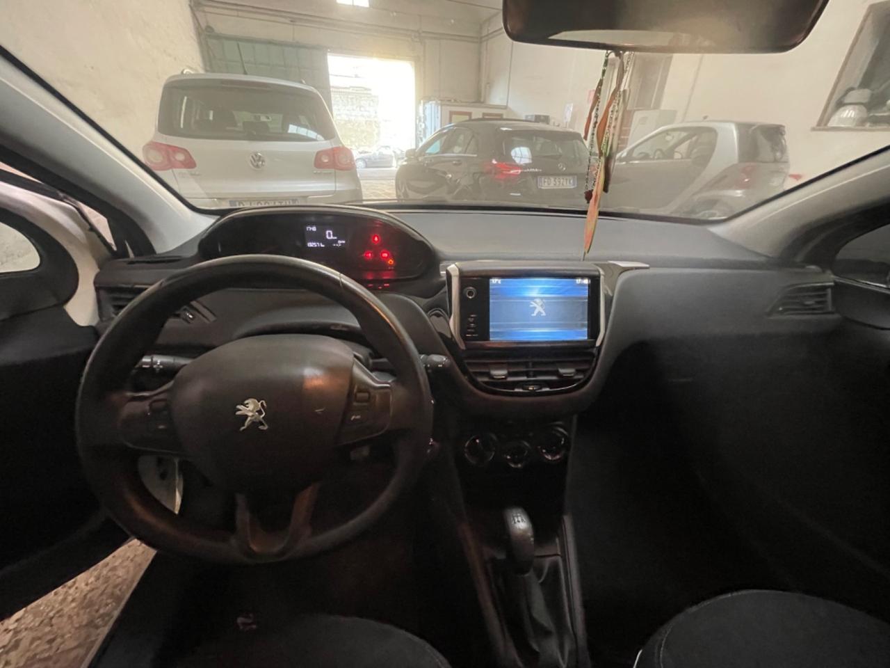 Peugeot 208 1.4 HDi 68 CV 5 porte Allure