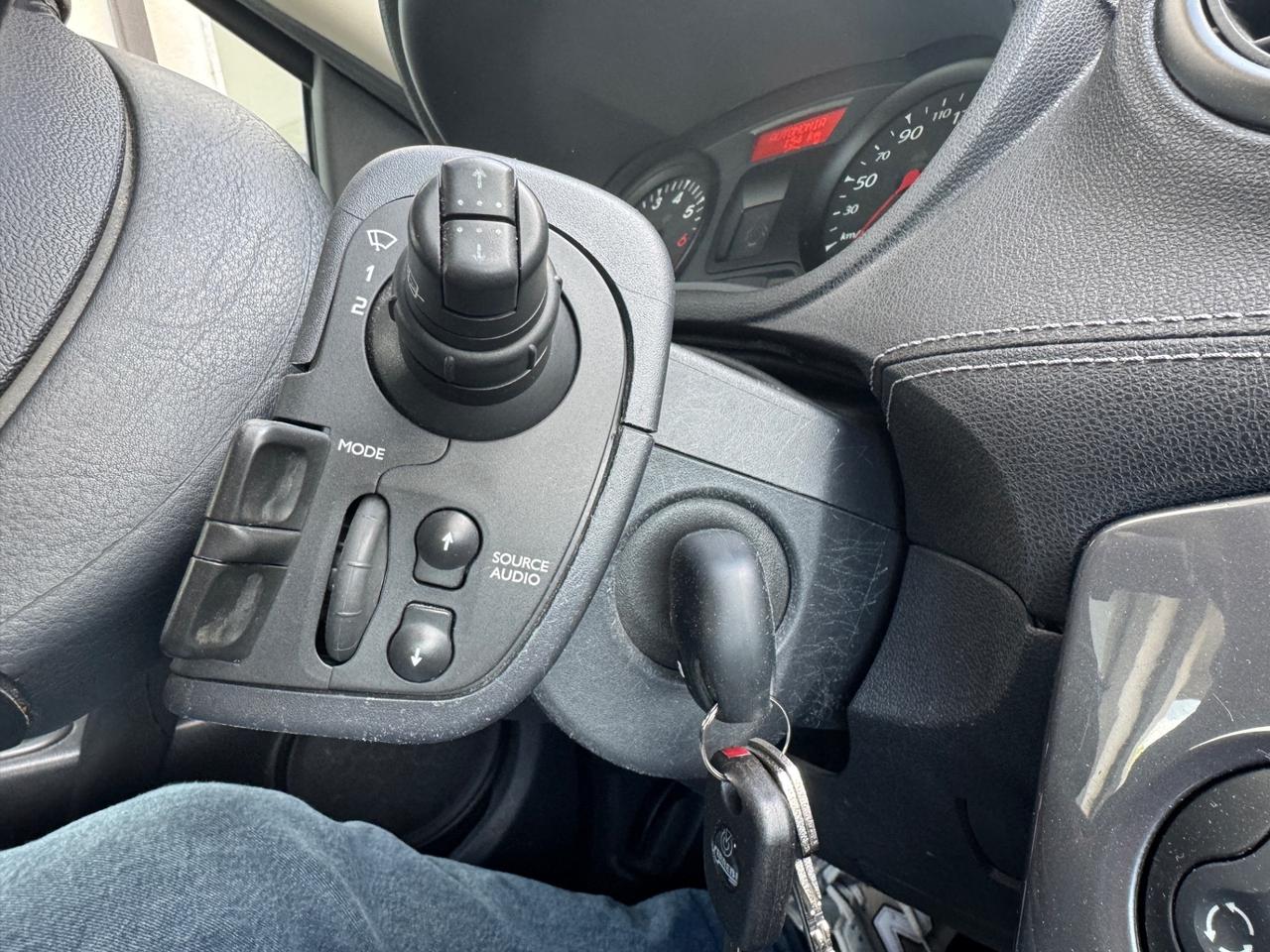 Renault Clio 1.2 16V 3 porte Luxe 2010