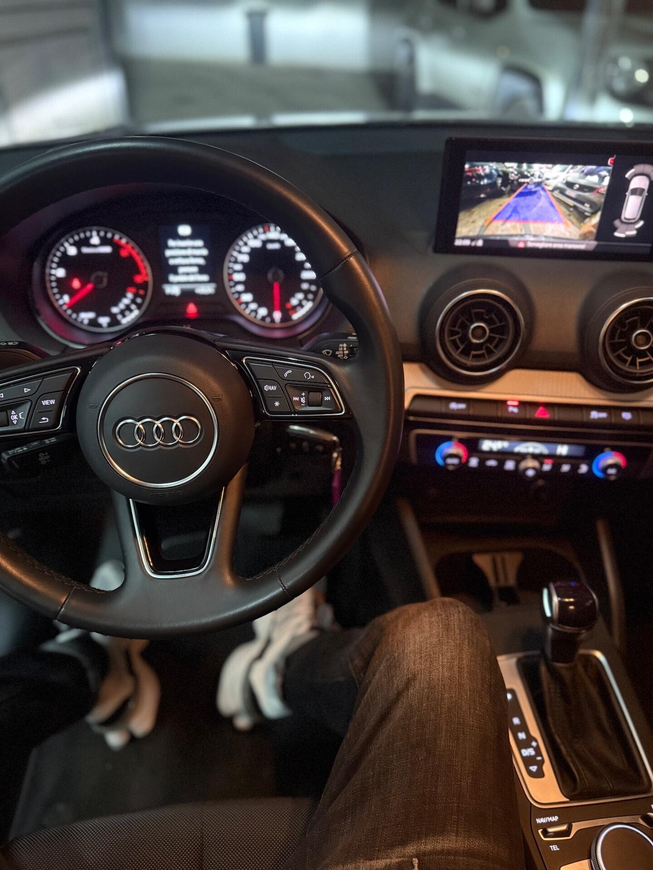 Audi Q2 30 TDI S tronic Identity Black