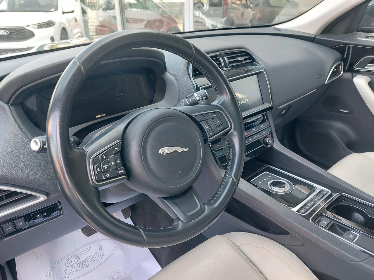 Jaguar F-Pace 2.0 D 180 CV AWD Prestige