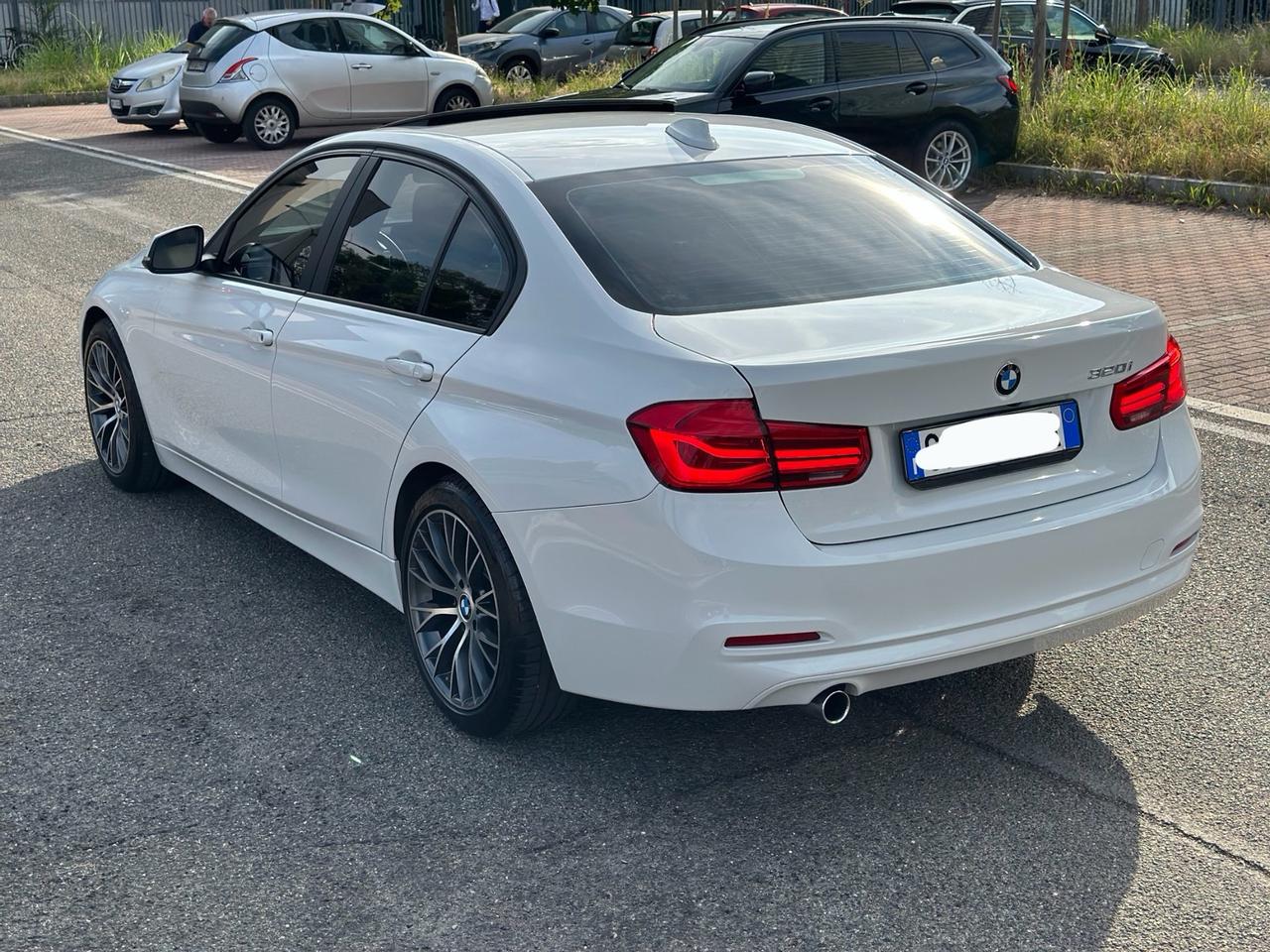 Bmw 320i berlina Business Advantage aut.