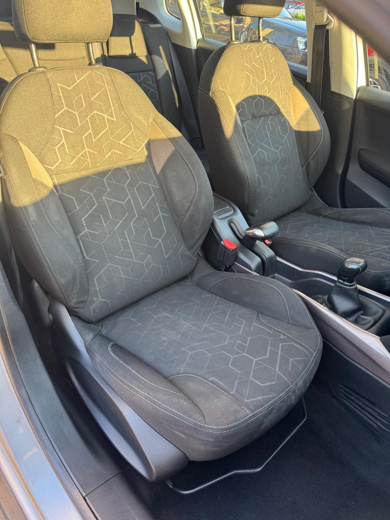 Peugeot 2008 benz euro6 1.2 82 cv