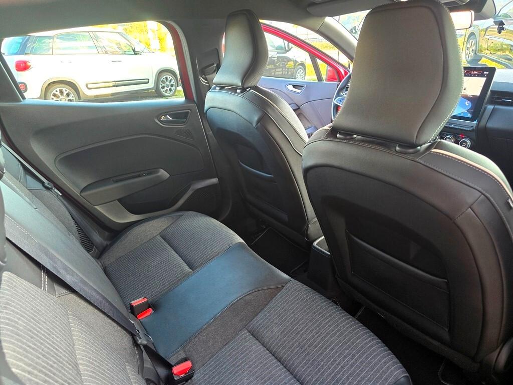 Renault Clio Full Hybrid E-Tech 140 CV Intens