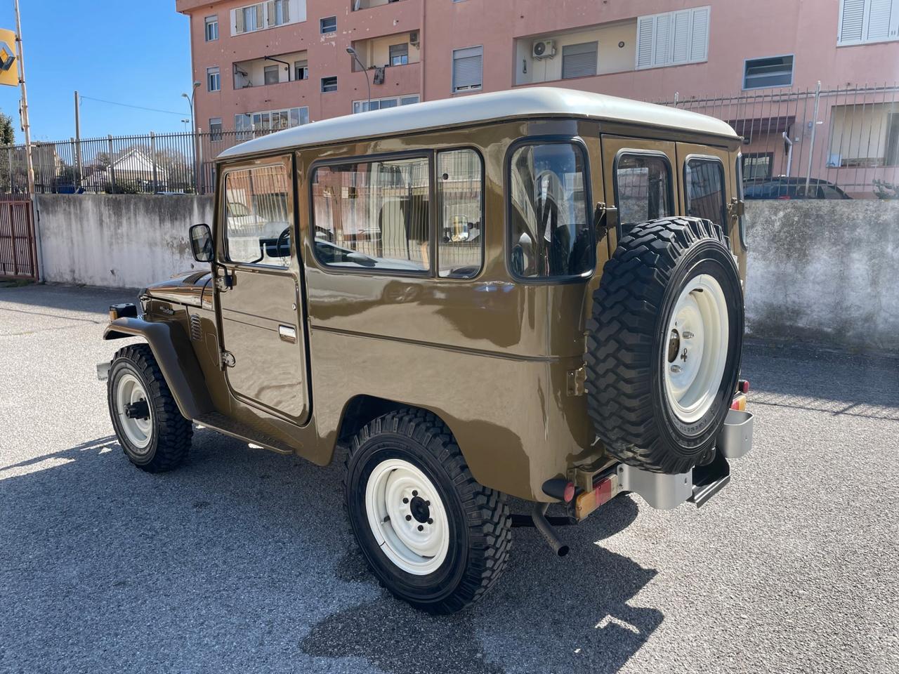 Toyota Land Cruiser LAND CRUISER BJ 40 LV