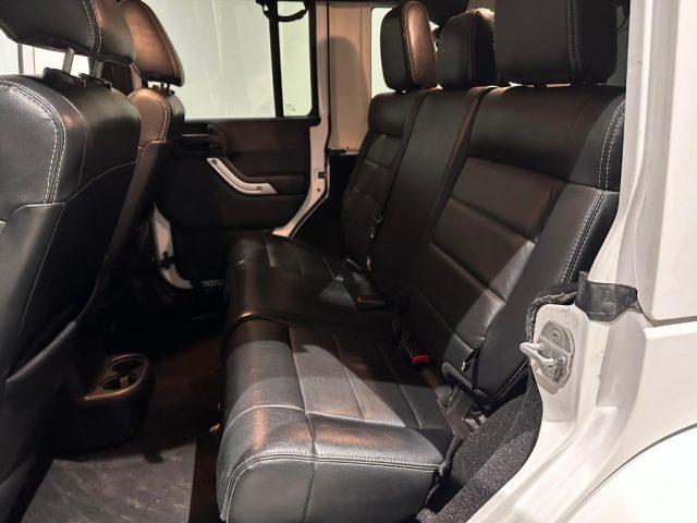 JEEP Wrangler Unlimited 2.8 CRD DPF Sahara Auto