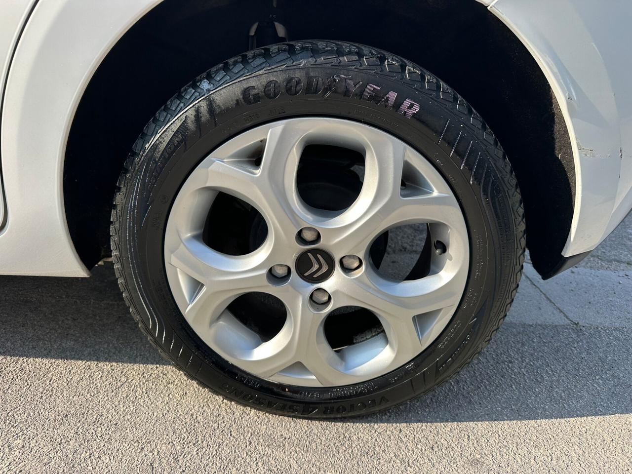 Citroen C3 1.2 Benzina 82 Cv Exclusive 2013