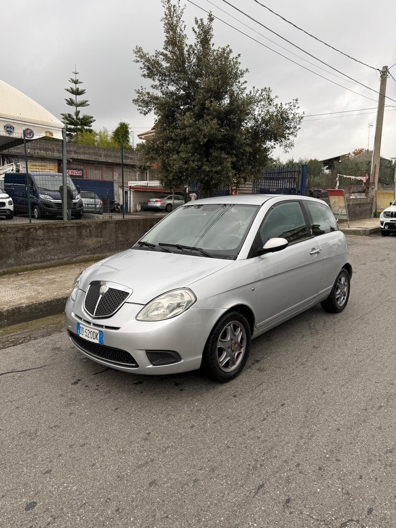 Lancia Ypsilon 1.2 benzina
