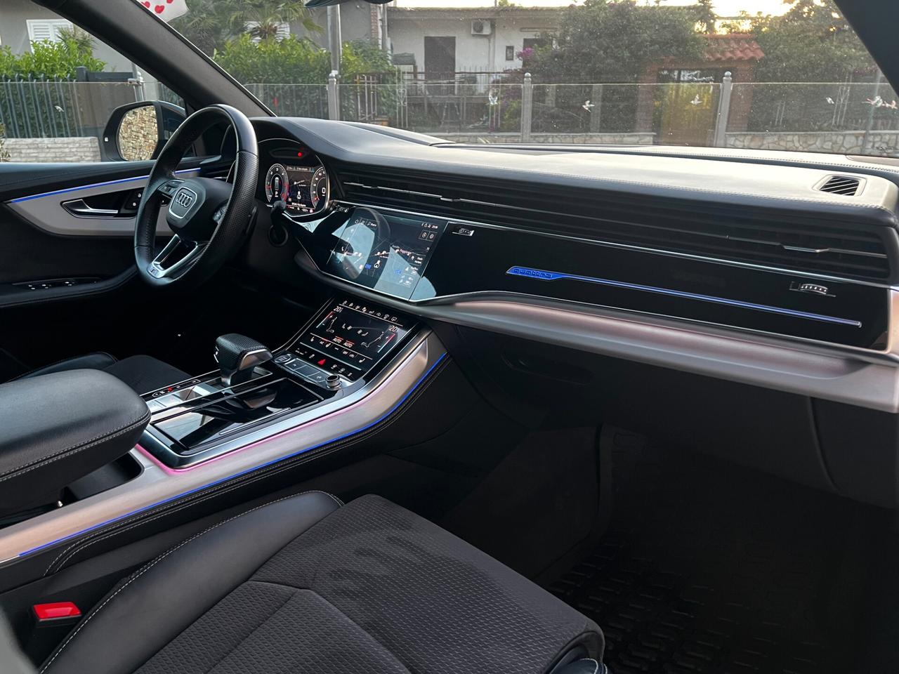 Audi Q8 50 TDI 286 CV Quattro-2XS LINE-TOTAL BLACK