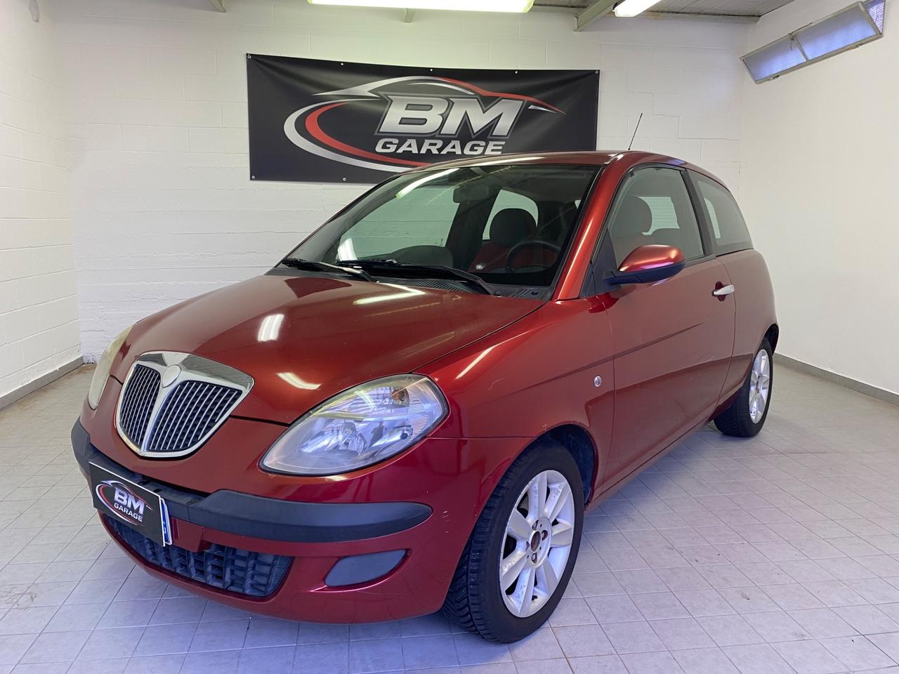 Lancia Ypsilon 1.2 16V Platino