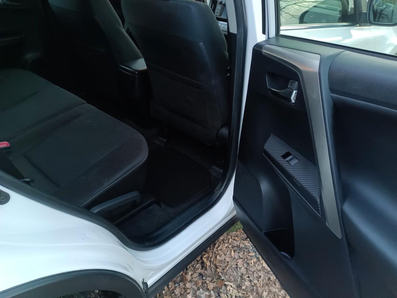 Toyota RAV 4 RAV4 2.0 D-4D 2WD Active