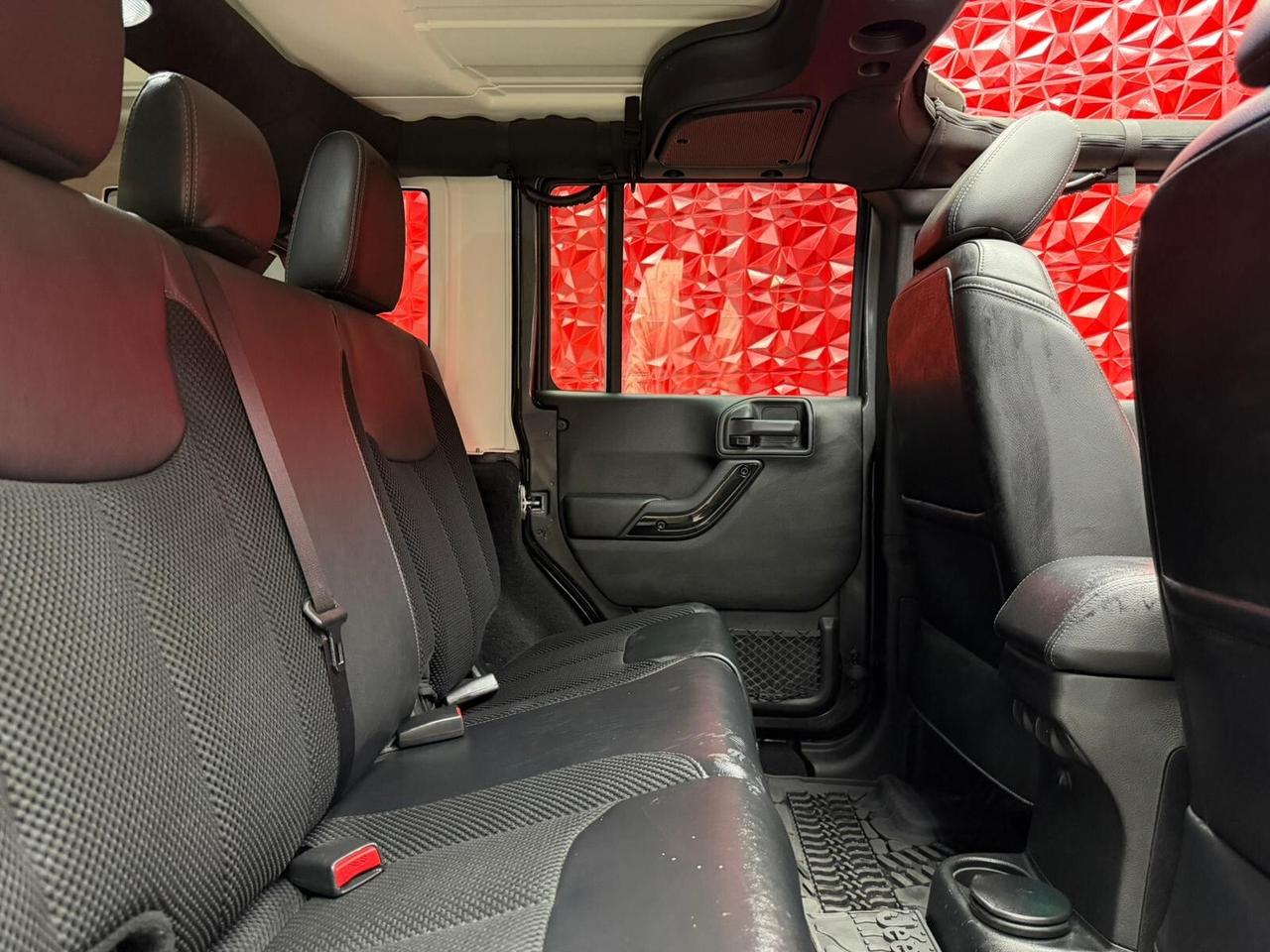 Jeep Wrangler Unlimited 2.8 CRD DPF Sahara Auto Night Eagle