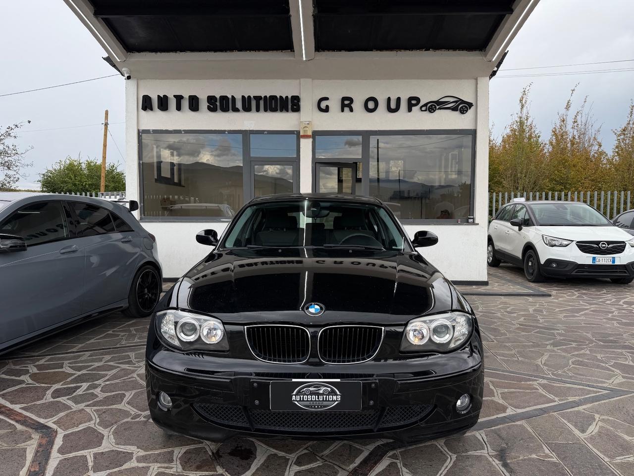 BMW 116i Futura 116cv Total Black okneopatentati