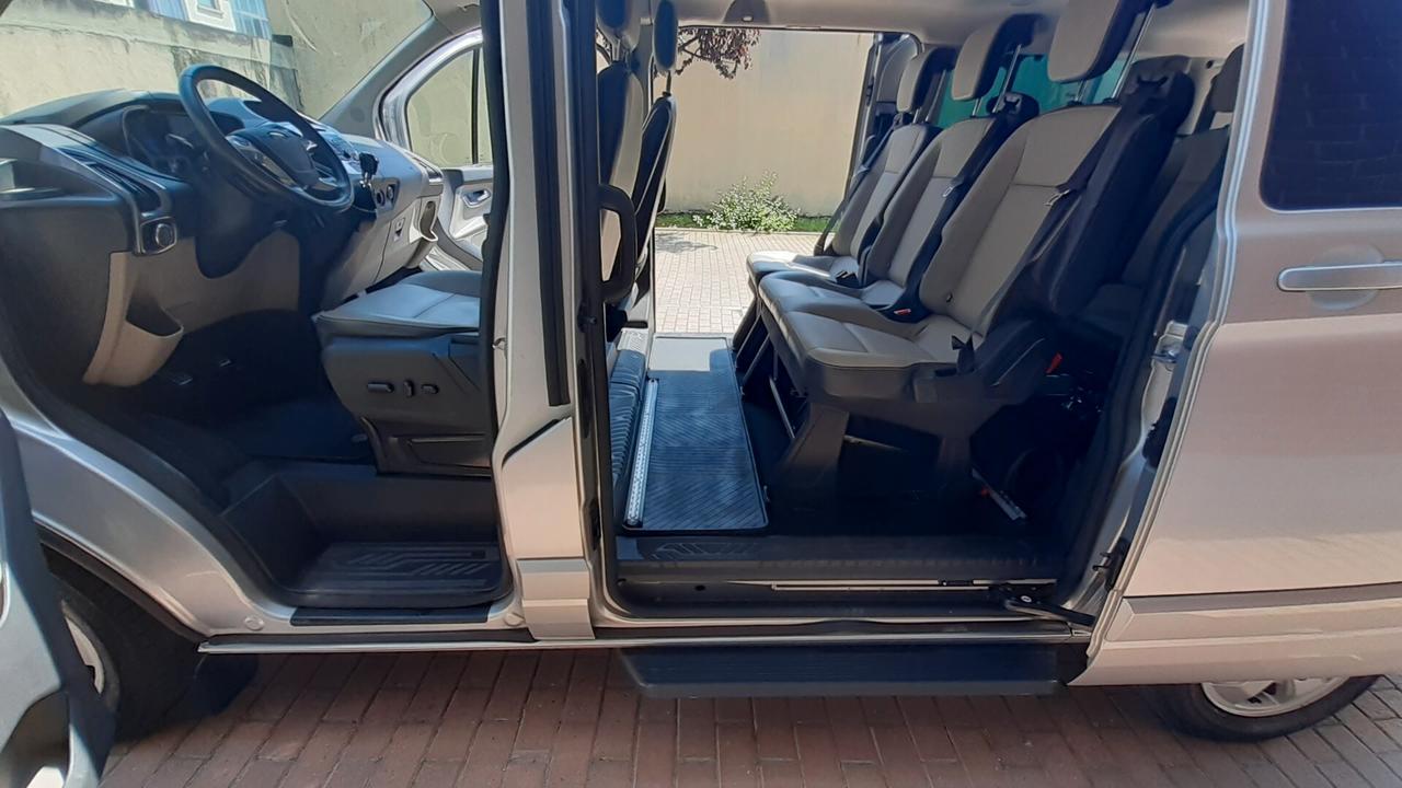 Ford Tourneo Custom Ford Tourneo Connect trasporto disabili pedana