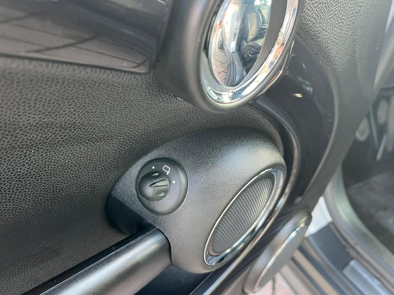 Mini Cooper D 1.6 110Cv