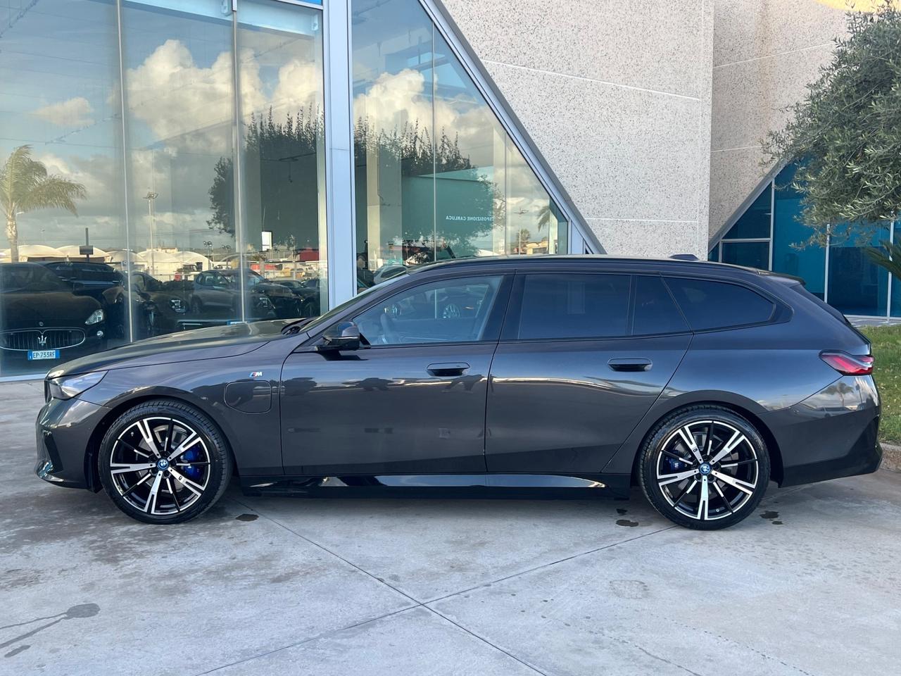 Bmw 530e xDrive Touring Msport possibilità noleggio no scoring