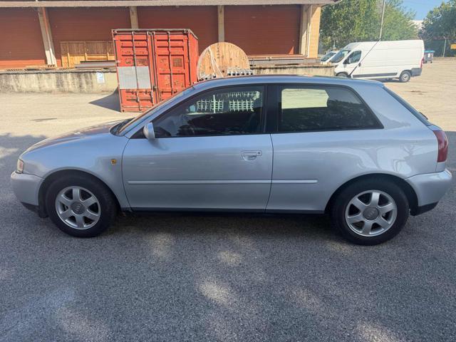 AUDI A3 145,580km 1.6 cat 3p. Ambiente Stupenda Bellissima
