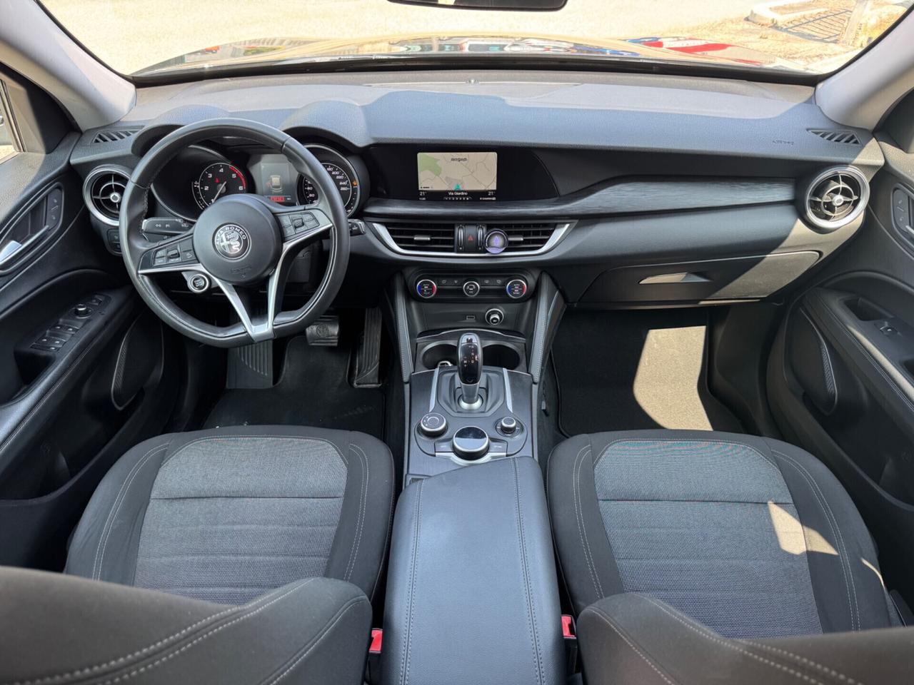 Alfa Romeo Stelvio 2.2 Turbodiesel 180 CV AT8 RWD Business