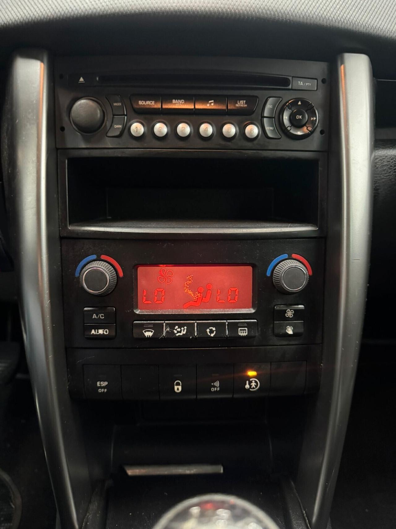 Peugeot 207 1.6 8V HDi 112CV SW Outdoor