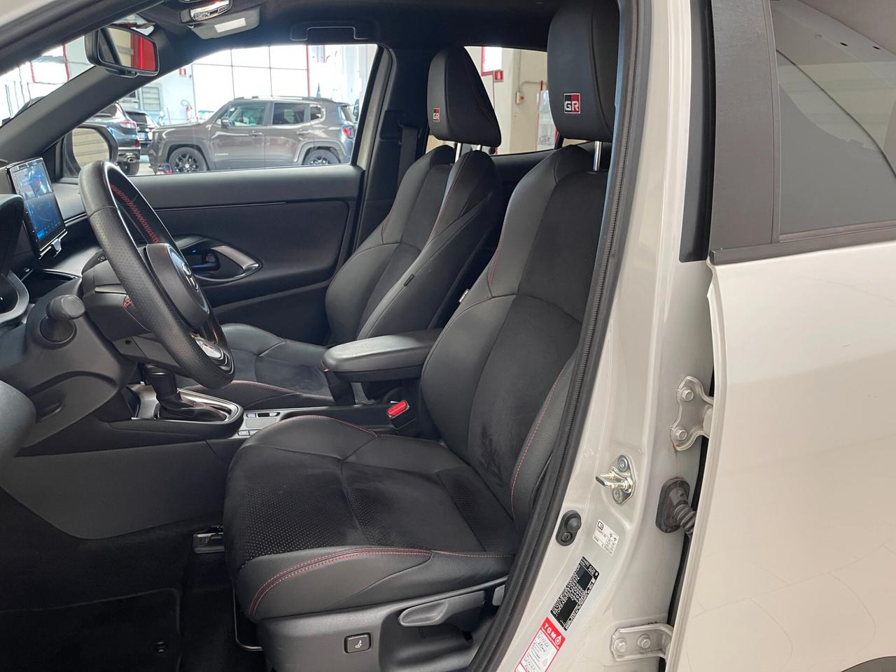 Toyota Yaris Cross GR Sport 1.5h fwd 116cv e-cvt-Ok Neopatentati-LEGGI SOTTO