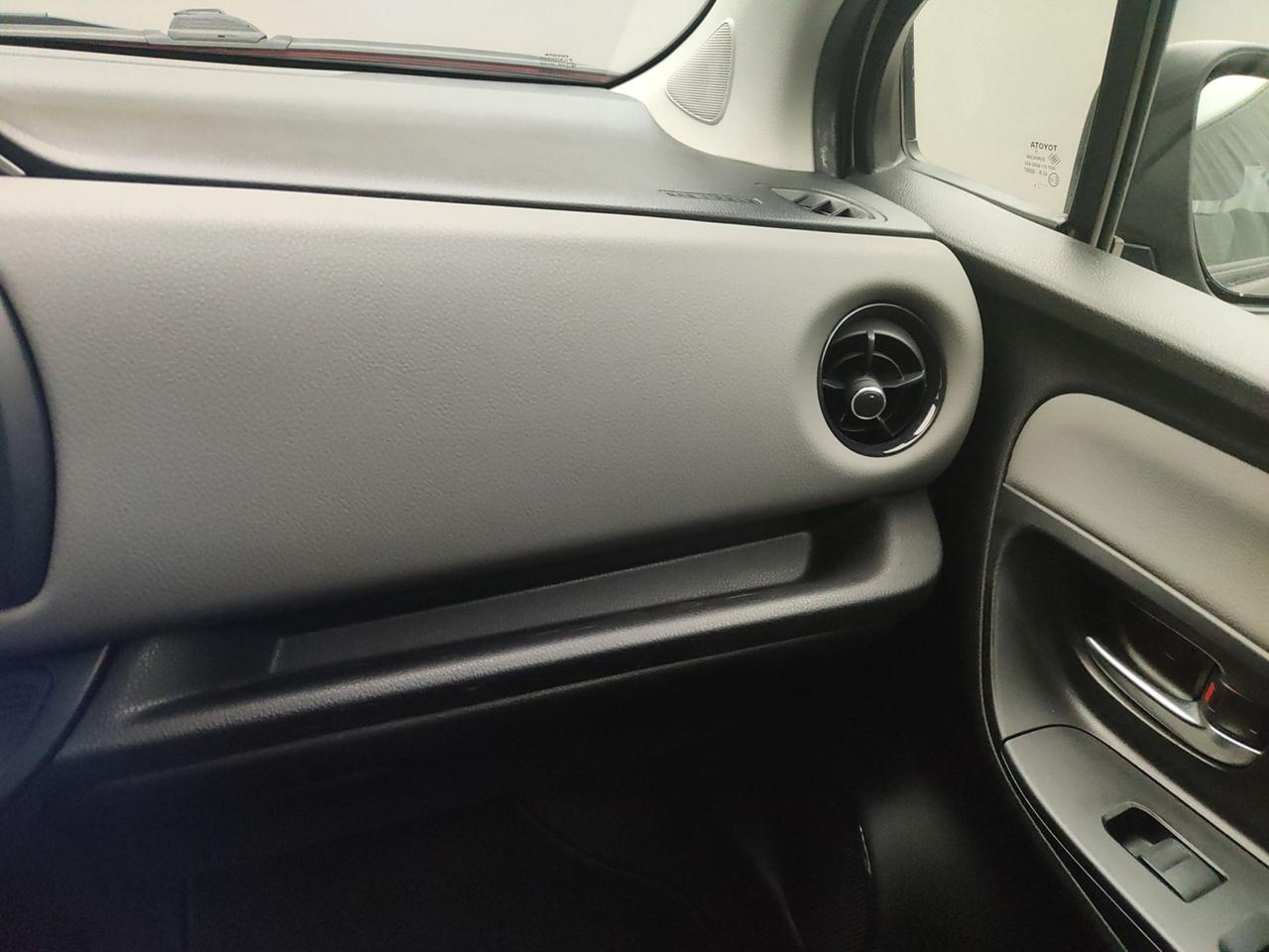 TOYOTA Yaris III 2017 1.0 69CV ACTIVE 5P