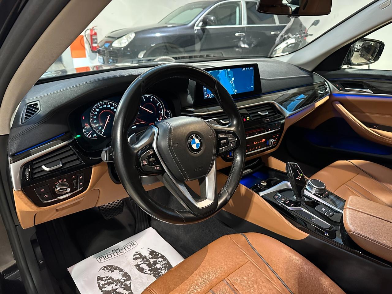 Bmw 520 d xDrive Touring Luxury - LUCI AMBIENTE RETROCAMERA