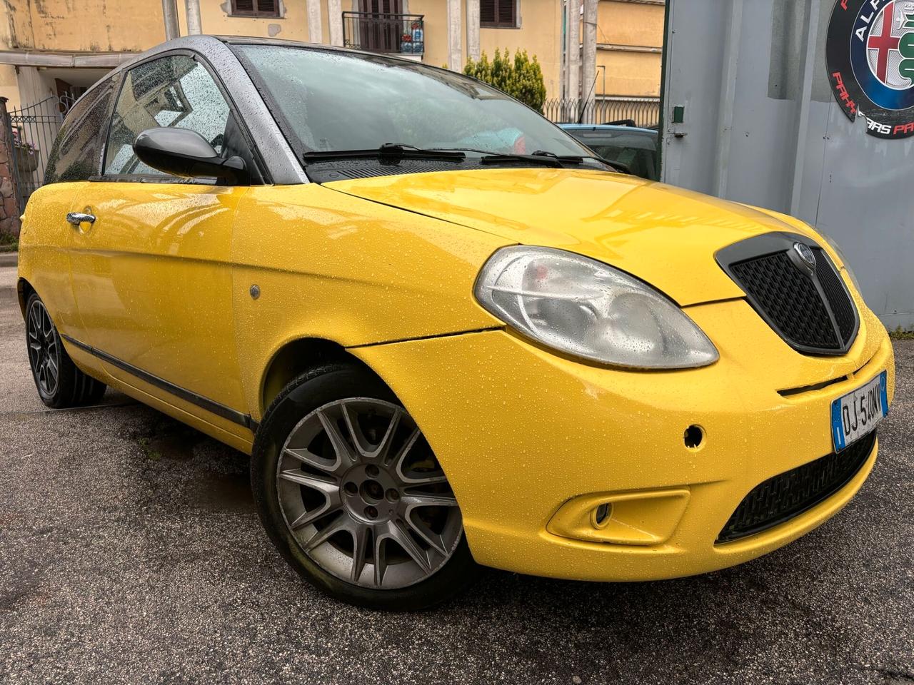 Lancia Ypsilon 1.3 MJT 105 CV Sport MomoDesign
