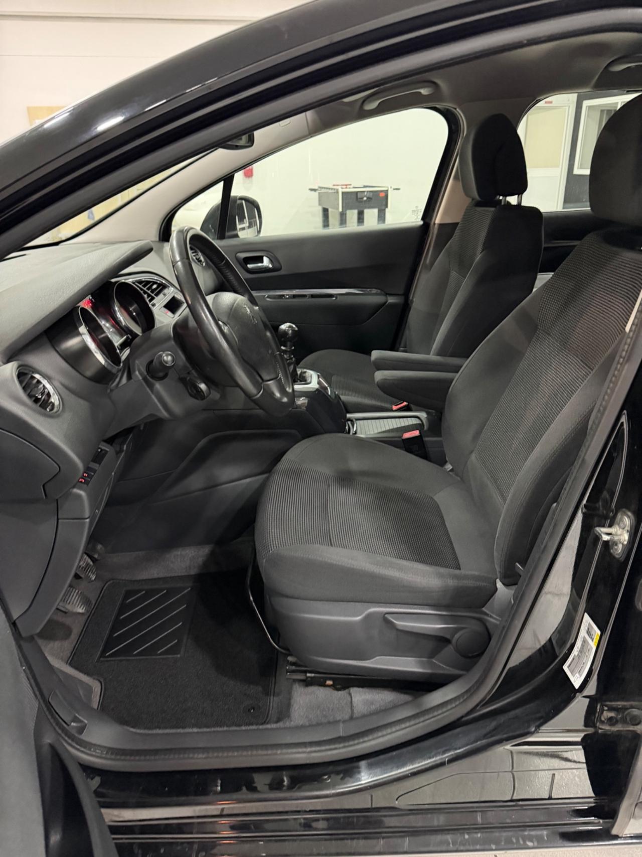 Peugeot 5008 BlueHDi 120 S&S Business