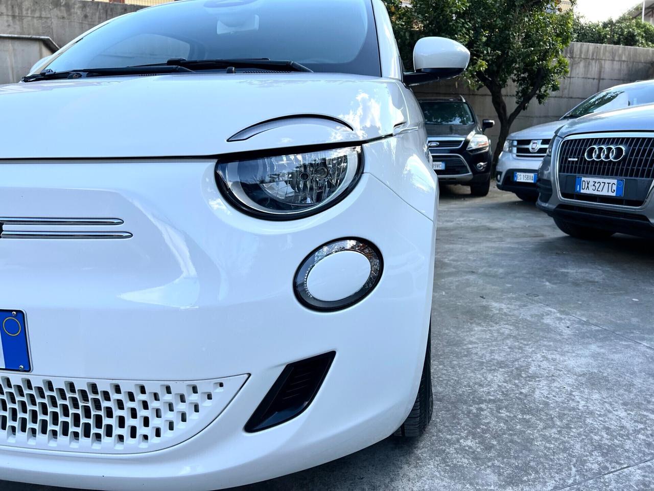 Fiat 500 500e Berlina 42 kWh La Prima