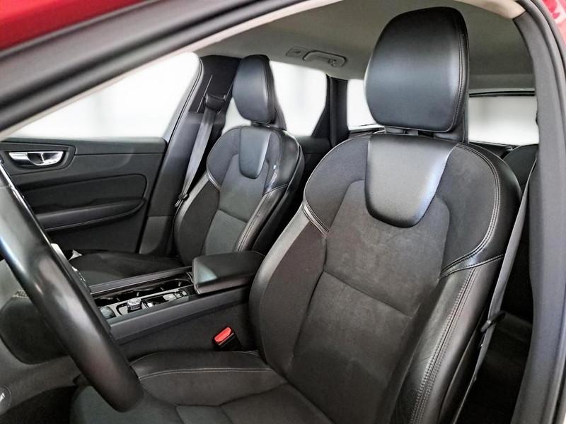 VOLVO XC60 D4 GEARTR. MOMENTUM SUV