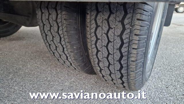 NISSAN NT400 35-13 CENTINA E TELONE