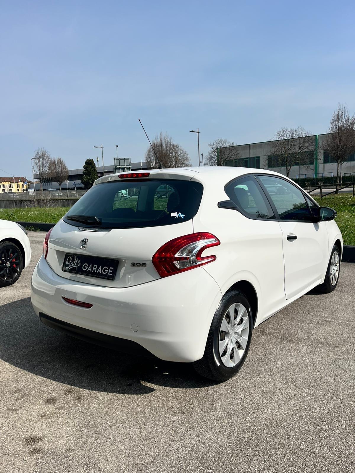 Peugeot 208 Neopatentati