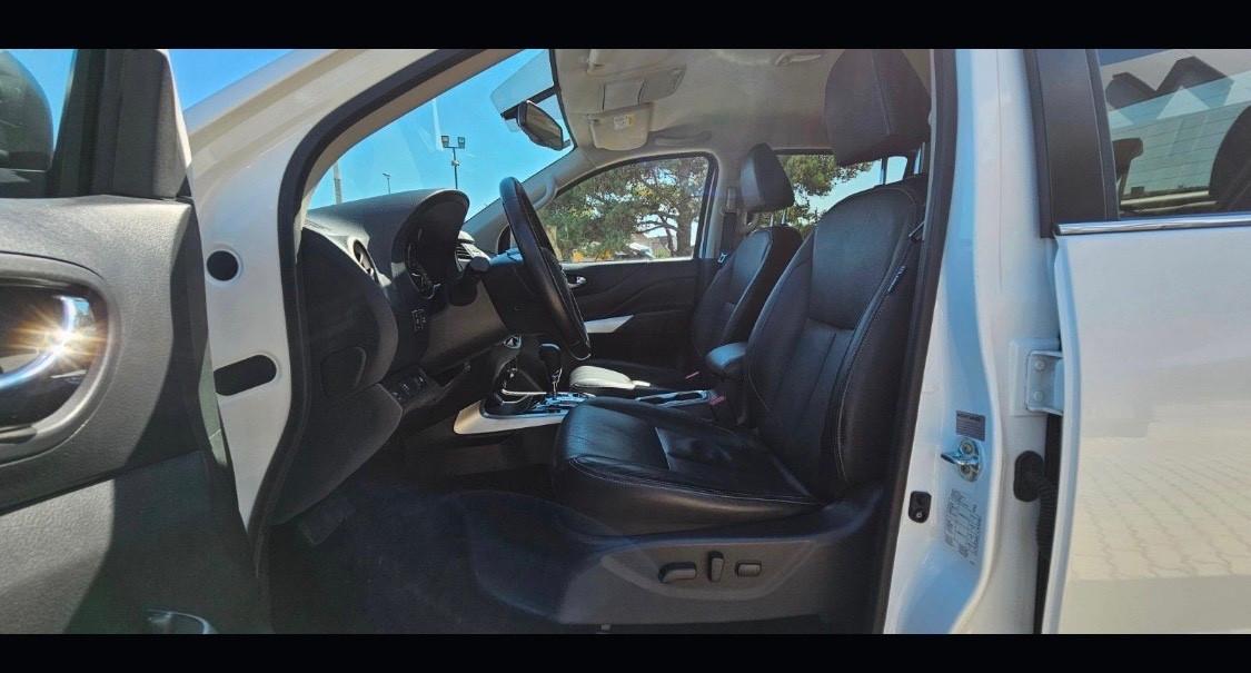 Nissan Navara 2.3 dCi 190 CV 7AT 4WD Double Cab N-Connecta